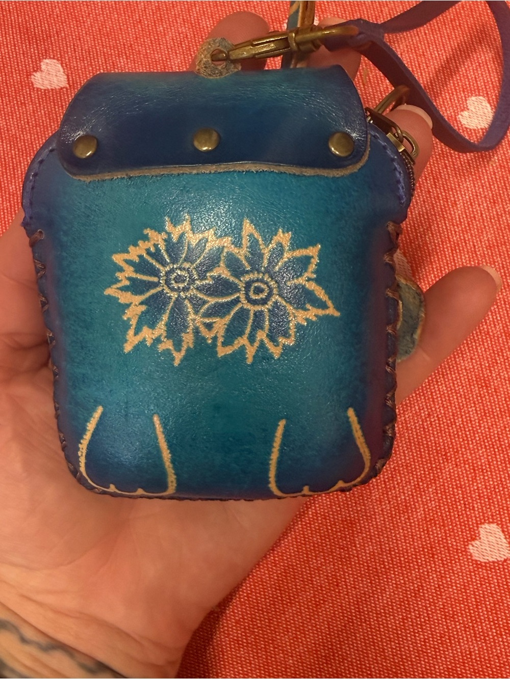 Hand made and embossed leather unicorn wristlet - Picture 8 of 17